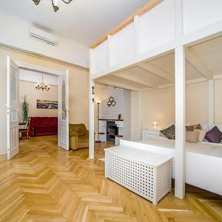 Apartment Vintage